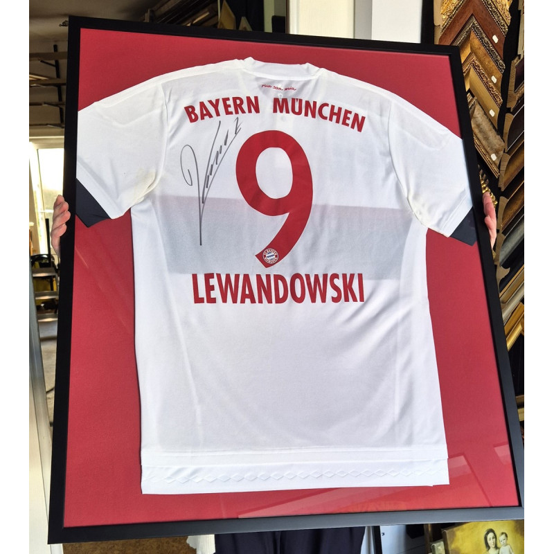 Oprawa koszulki sportowej